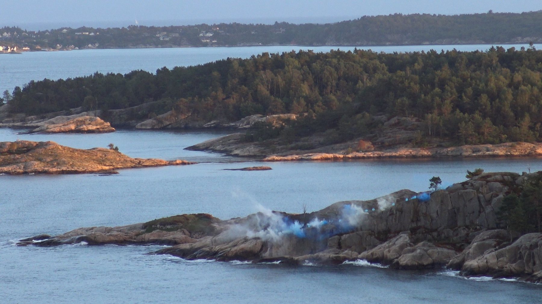 Coastal rocks along the shoreline, Vestre Batteri, Odderøya